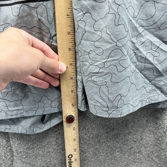 Travis Mathew Shorts Mens 34 Gray Black Stripe Camo Hybrid Board Shorts - Picture 7 of 8